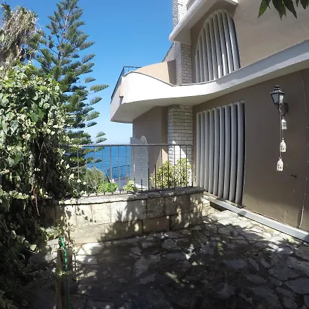 Litsa * Benitses (Corfu)