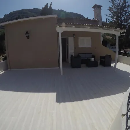 Villa Litsa *